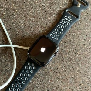 Apple Watch series 5 40mm 32g Space Gray